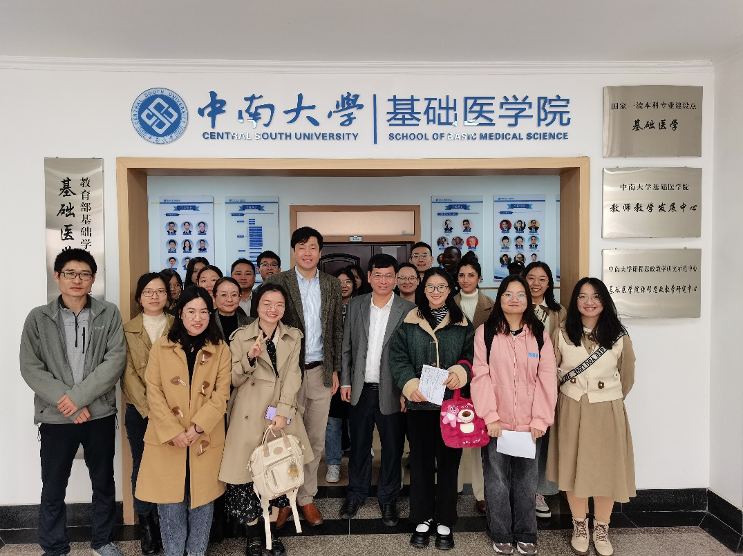 聆听科学家讲授科技前沿 鼓励研究生立志砥砺前行——清华大学程功教授为我院研究生授课-湘雅基础医学院门户网站